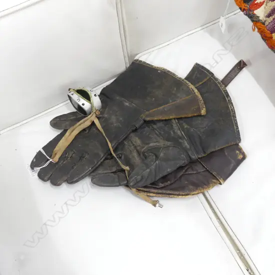 PR VINTAGE LEATHER DRIVING GLOVES, HELMET & GOGGLES 