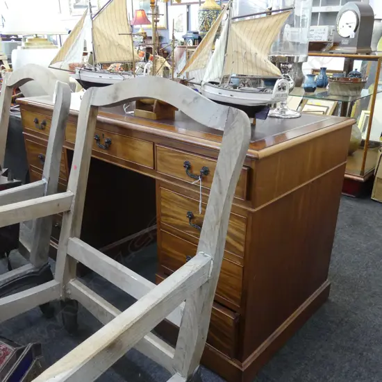 LEATHER TOPPED DOUBLE PEDESTAL DESK 1275x610x755mm
