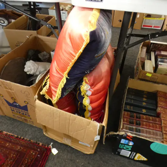 BOX LOT SOFT GOODS 2 QUILTS AND 3 TOURIST CUSHIONS (2 SYDNEY 1 FIJI )