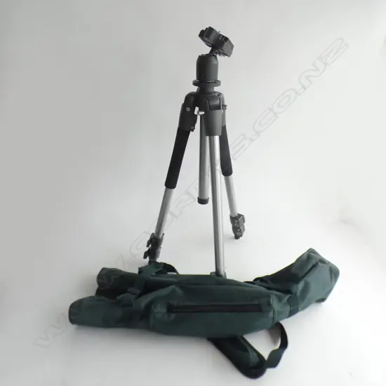FALCON EYES CAMERA TRIPOD MODEL HT-1410  L 590MM  - AS NEW WITH CARRY BAG