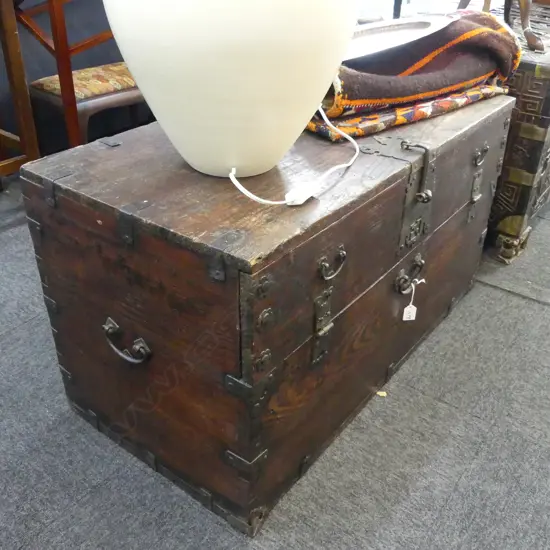 LARGE OLD ORIENTAL CHEST 950x470x500mm. Loads of character