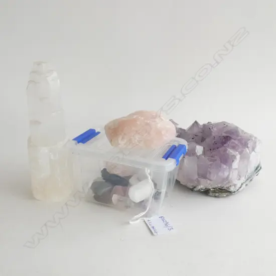 ASST. CRYSALS INCL. PURPLE AMETHYST W.150mm