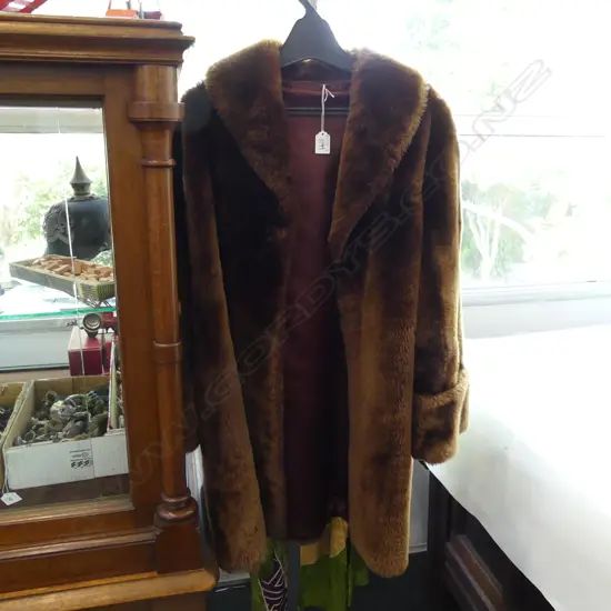 3/4 LENGTH FAUX FUR COAT 