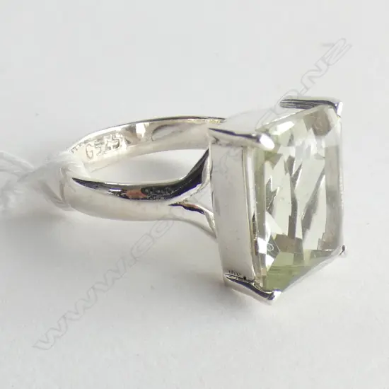 GREEN AMETHYST & 925 SILVER RING 