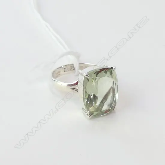 GREEN AMETHYST & 925 SILVER RING 