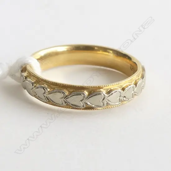 18CT & ENGRAVED PALLADIUM BAND RING NEW OLD STOCK 4.60gms