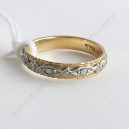 18CT & ENGRAVED PALLADIUM BAND RING NEW OLD STOCK 2.81gms