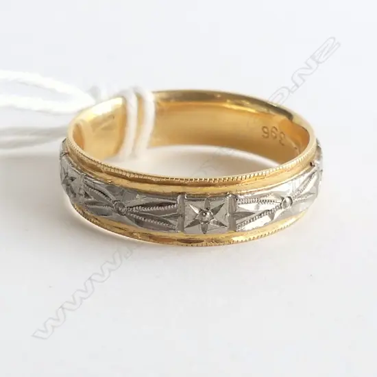 18CT & ENGRAVED PALLADIUM BAND RING NEW OLD STOCK 4.42gms