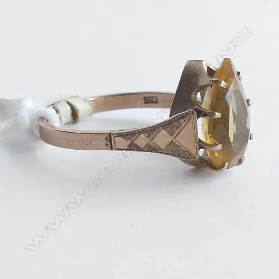 9CT GOLD RING W COLOURED STONE 2.40gms