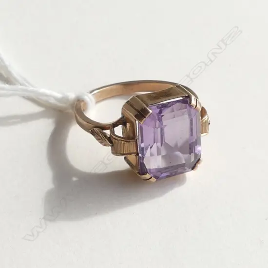 9CT AMETHYST RING 3.85gms