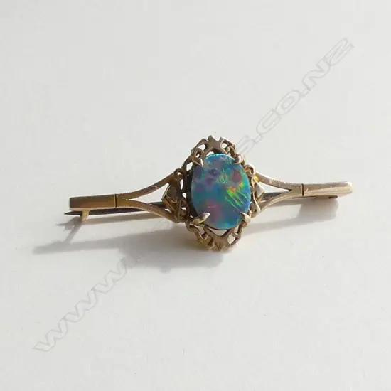 9CT OPAL DOUBLET BAR BROOCH 3.68gms
