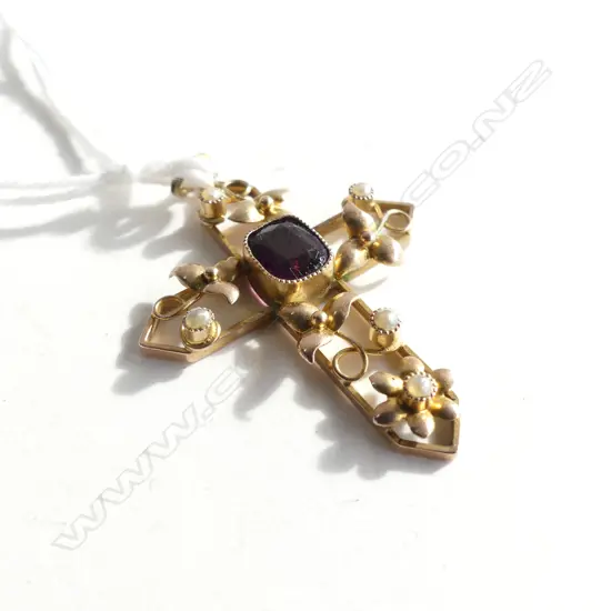 9CT GOLD CROSS WITH SEED PEARLS & AMETHYST