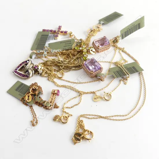 8 SILVER GILT NECKLACES w. 10CT GEMSTONE PENDANTS. Total 20 GRAMS