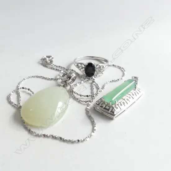 18CT WHITE GOLD PENDANT 2.6 GRAMS + STG NECKLACE & DARK SAPPHIRE RING