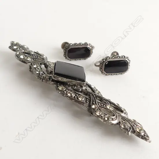3 PC ART DECO SET; MARCASITE & BLACK RESIN LONG BROOCH & EARRINGS 