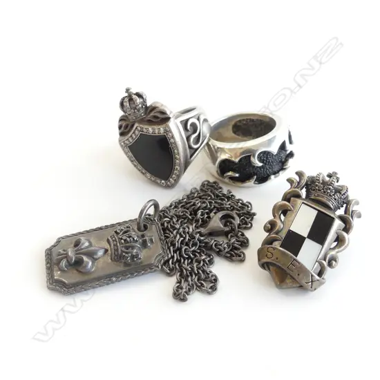 4 PCES STG JEWELLERY   2 RINGS, PENDANT & NECKLACE 67 GRAMS