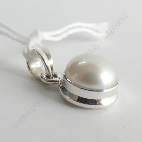 PEARL & 925 SILVER PENDANT 