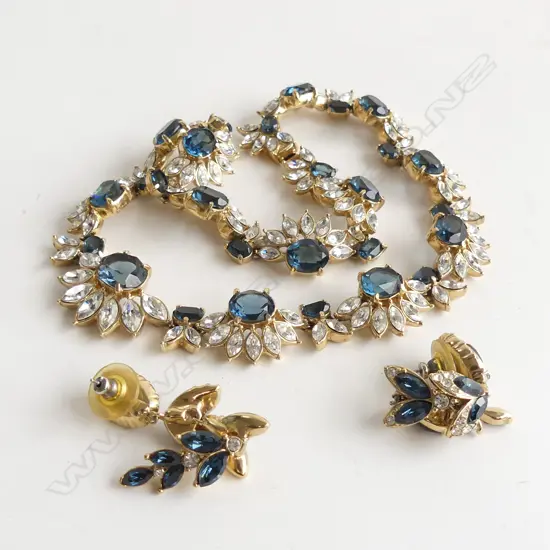 3 PC COSTUME JEWELLERY SET; WHITE & DARK BLUE CRYSTAL NECKLACE WITH CHANDELIER DROP EARRINGS  