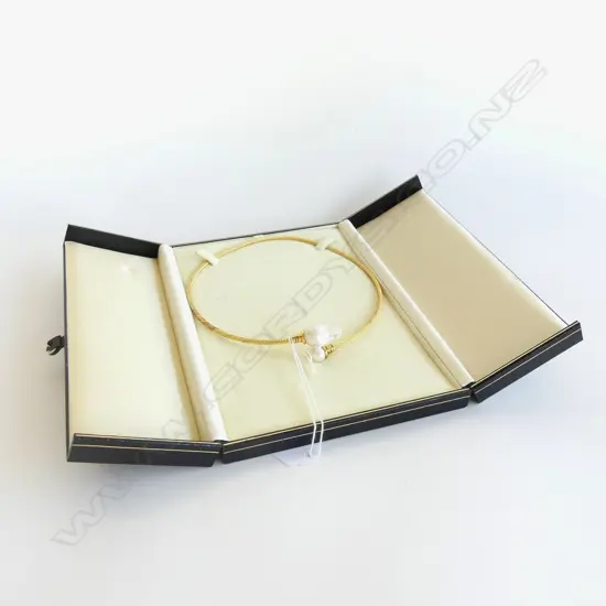 GOLD PLATE NECKLACE w. BAROQUE PEARL