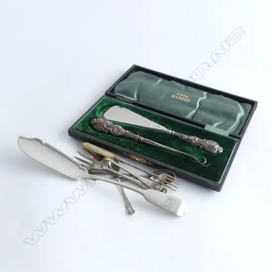 7 PCES STG CUTLERY 70 GRAMS + SHOE HORN & BUTTON HOOK