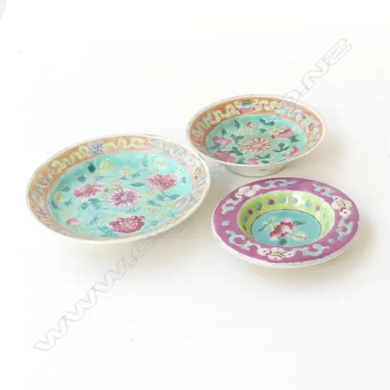 3 x ANTIQUE CHINESE NONYA WARE SMALL DISHES 1 A.F Dia.112MM & less