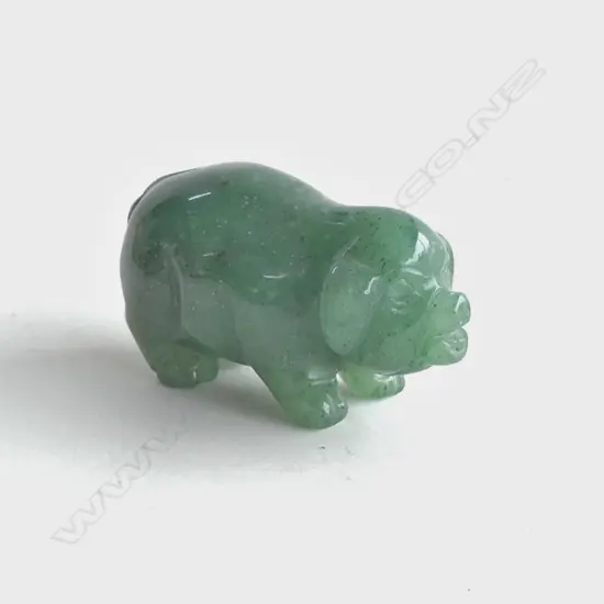 SMALL JADE PIG L 40MM