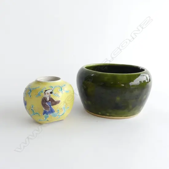 TWO ORIENTAL BOWLS; ONE GREEN POTTERY (DIA 120MM) & SMALL YELLOW DECORATED JAR (NO LID) (H 60MM)