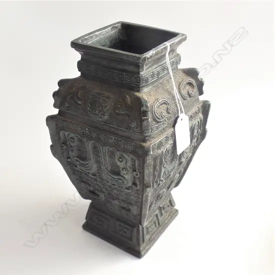 ORIENTAL ARCHAIC STYLE BRONZE VASE H.220mm