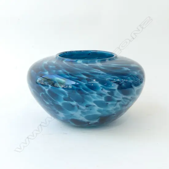GARRY NASH BLUE VASE; SIGNED & DATED '15 200mm dia