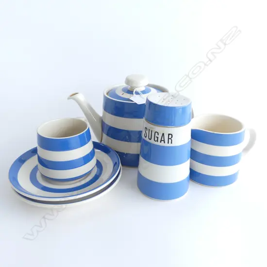 6 PCES T. G. GREEN CORNISHWARE; TEAPOT, SUGAR SIFTER, JUG, 2 SAUCERS & MUG