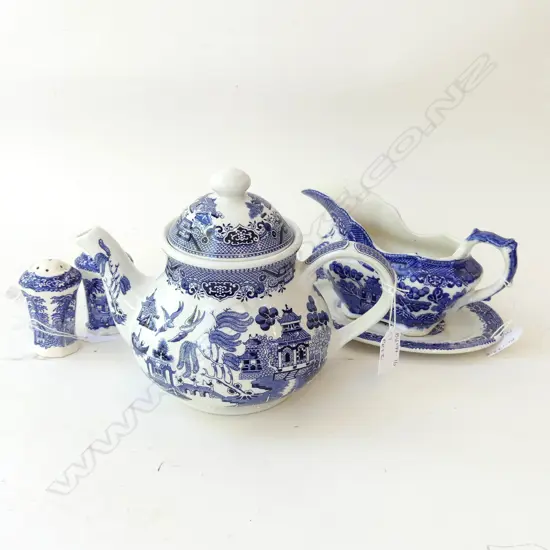 ASST BLUE WILLOW CHINA; LG CHURCHILL TEAPOT, MASONS S&P + GRAVY BOAT & PLATE