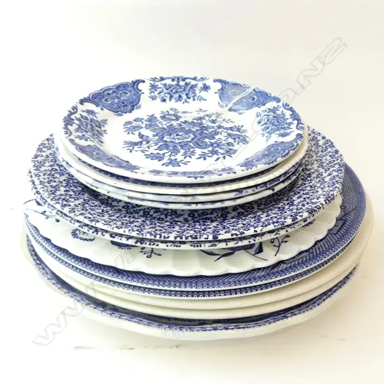 LG STACK ASST BLUE & WHITE PLATES INCL BURLEIGH FELICITY. 8 LG PLATES & 11 SM