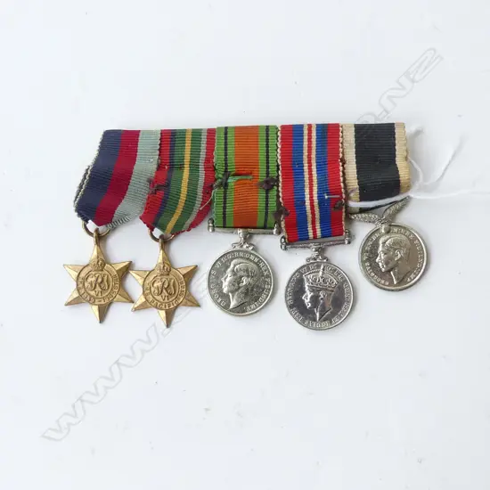 WWII 5 MINIATURES MEDAL GROUP: 39-45 & PACIFIC STARS; DEFENSE, WAR & NZ WAR SERVICE MINIATURES