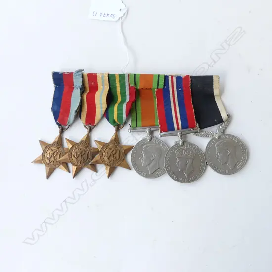 WWII 6 MEDAL GROUP: 39-45 STAR, AFRICA & PACIFIC STARS, DEFENSE, WAR & NZ WAR SERVICE MEDALS