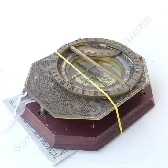 FRANKLIN MINT UNIVERSAL BRASS SUNDIAL ON WOODEN STAND, WITH CERTIFICATE 230 X 100MM