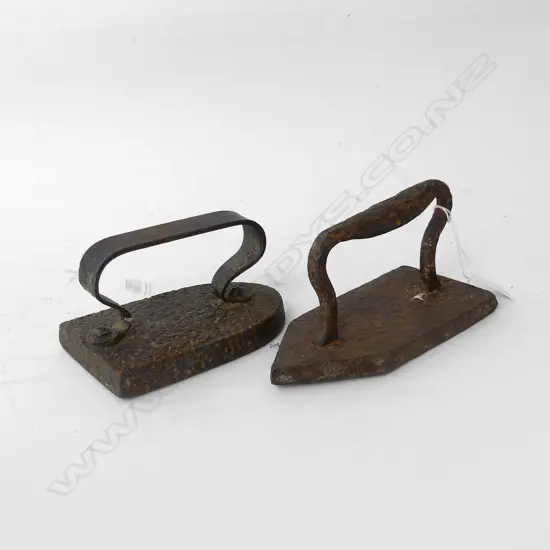 2 ANTIQUE CAST IRON FLAT IRONS - L  175MM