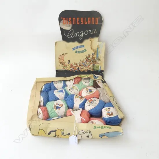 VINTAGE DISNEYLAND 14 BALLS ANGORA WOOL - DISNEY CHARACTER BANDS IN ORIG. BRIT.WOOL WEMBLEY MIDDLESEX