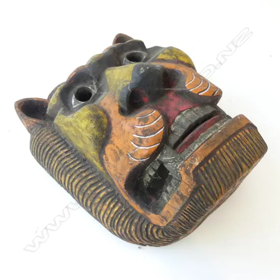 EUCADORIAN WOODEN MASK C1985