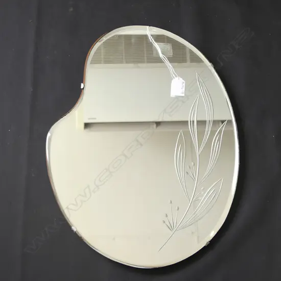 KIDNEY SHAPED BEVELLED WALL MIRROR - DECORATIVE FLOWER TRANSFER TO ONE SIDE 455 X 340MM
