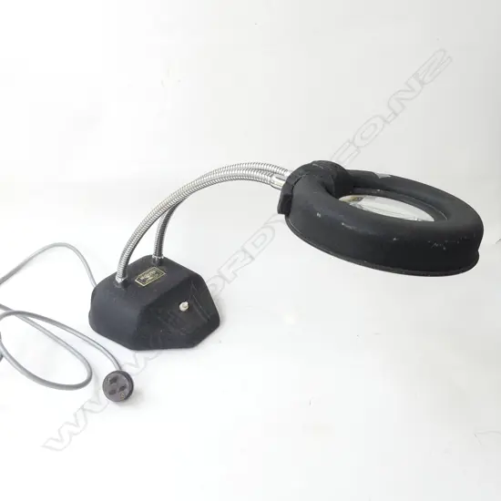 MAGNIFYING GLASS LIGHT (WORKING)