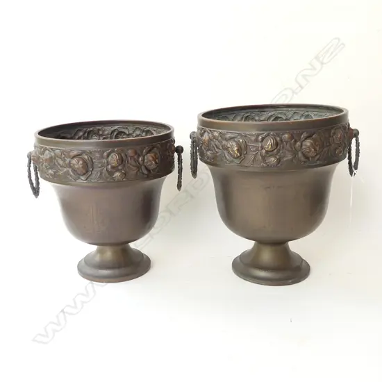 2 ENGLISH BRONZED METAL URN VASES H.280mm