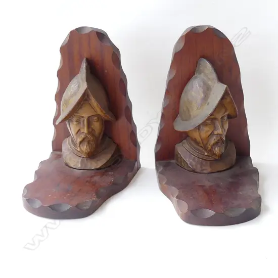 PR CARVED WOODEN BOOKENDS w. SOLDIER H.220mm