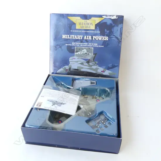 CORGI MILITARY AIR POWER MODEL, MINT IN BOX L 285MM