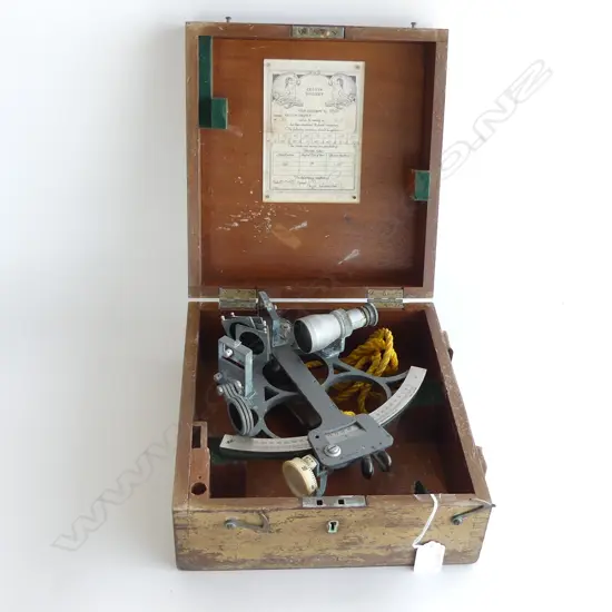 VINTAGE KELVIN HUGHES SEXTANT IN ORIGINAL WOODEN BOX