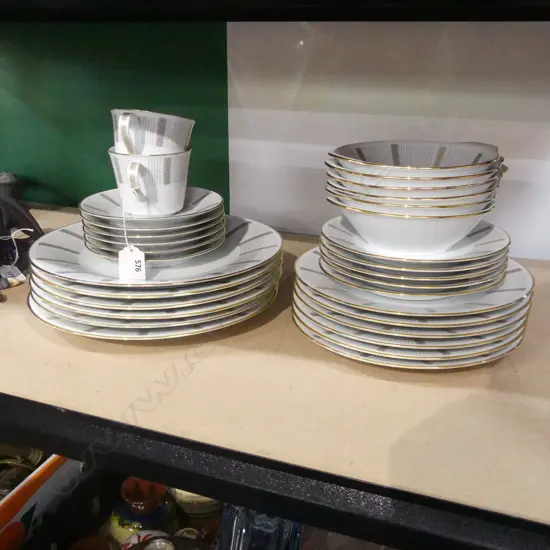 NORITAKE PART DINNER SERVICE 'HUMORESQUE'