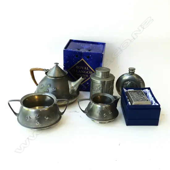 ASSORTED PEWTER INCLUDING ROYAL SELANGOR