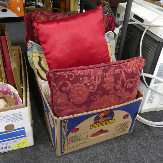 BOX ASST CUSHIONS 