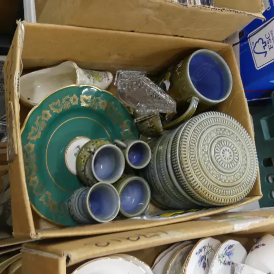 BOX LOT OF WADE HEATH INCL. MUSICAL JUG, BISCUIT BARREL  + ORNAMENTS ETC