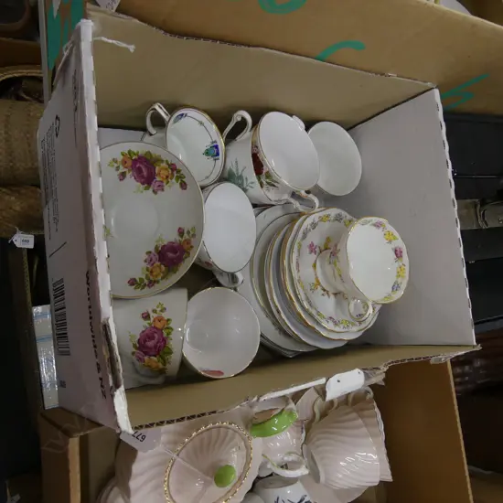 6 TRIOS + 2 CUPS & SAUCERS