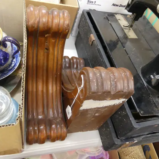 PR WOODEN BANISTER CORNER PIECES 250 X 210MM